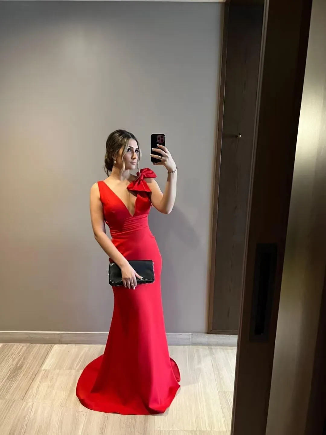 V Neck Maxi Fall Wedding Guest Dresses Elegant Elegant Formal Dresses Mermaid Backless Cocktail Dresses