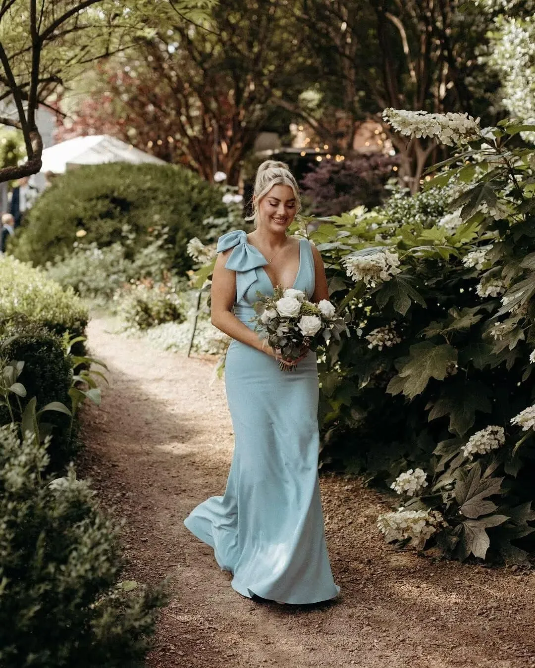 V Neck Maxi Fall Wedding Guest Dresses Elegant Elegant Formal Dresses Mermaid Backless Cocktail Dresses