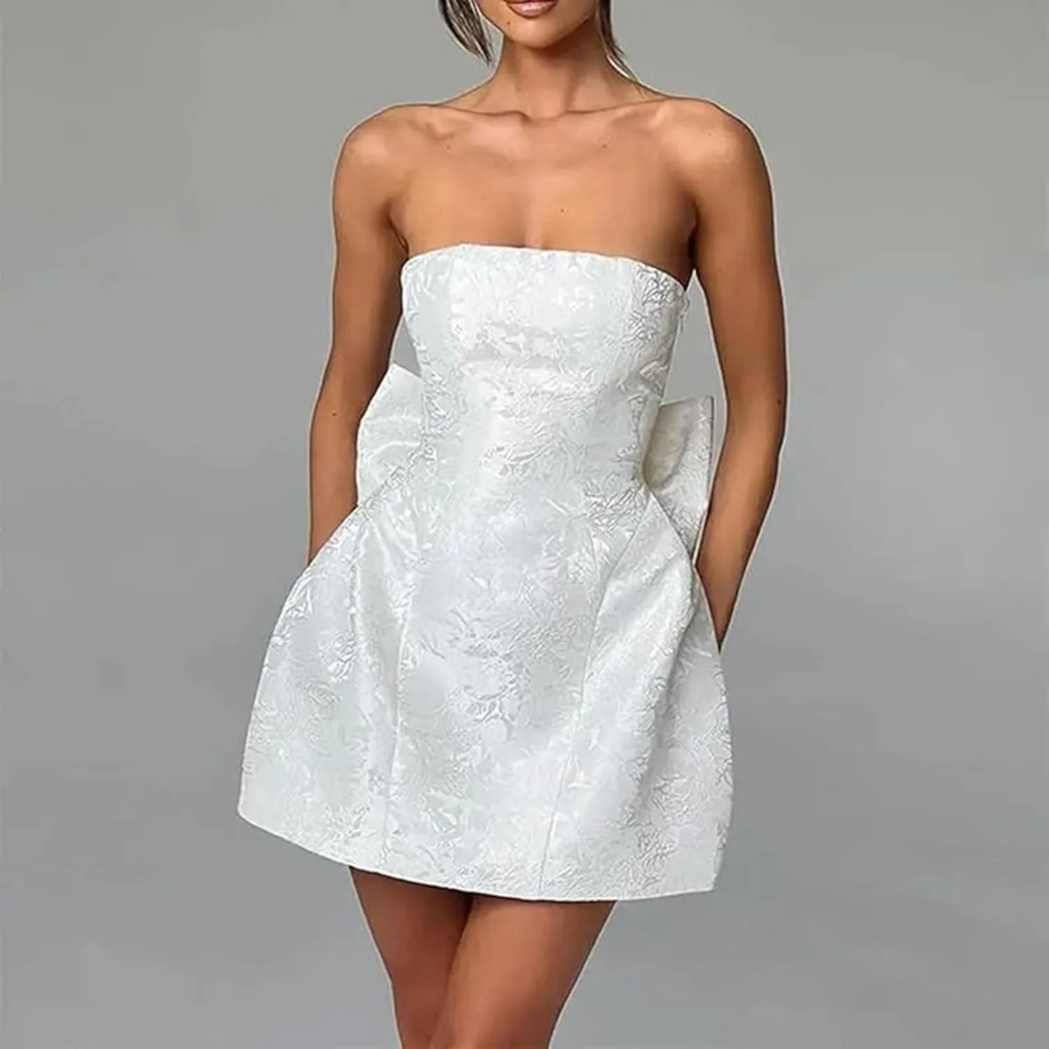 Women's Satin Prom Dresses Applique Homecoming Dresses for Teens Strapless Short Cocktail Dresses Evening Gowns