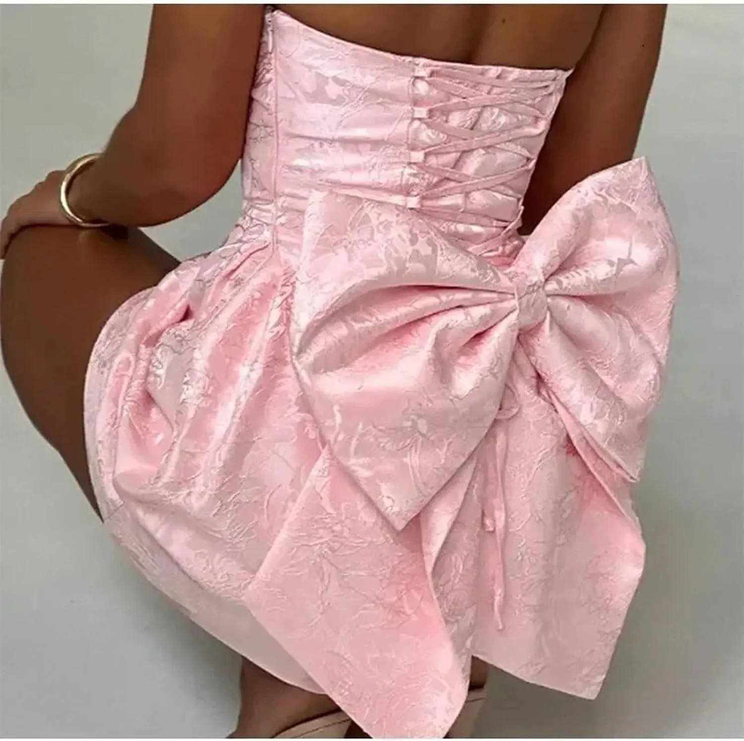 Women's Satin Prom Dresses Applique Homecoming Dresses for Teens Strapless Short Cocktail Dresses Evening Gowns