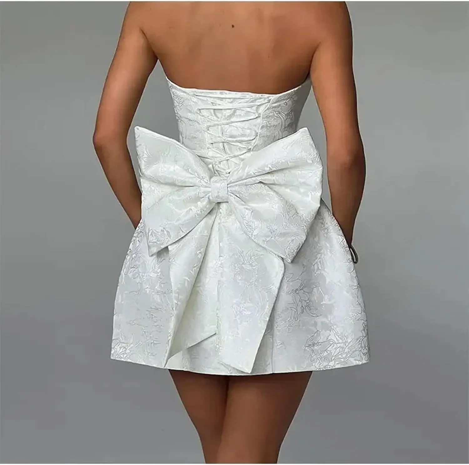 Women's Satin Prom Dresses Applique Homecoming Dresses for Teens Strapless Short Cocktail Dresses Evening Gowns